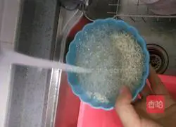 Illustration of how to make red dates, longan and red bean porridge 5