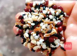 Illustration of how to make eight-treasure porridge 3