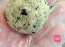 Illustration of how to make Japanese rice balls 2