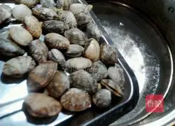 Illustration of how to make clam rice noodles 2