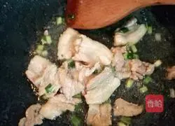 Illustration of how to make braised beans and noodles 2