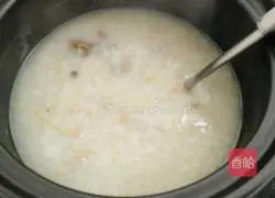 Illustration of how to make oyster and scallop casserole porridge 18