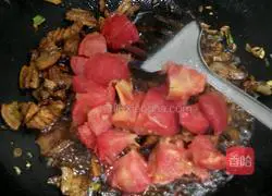 Illustration of how to cook potato and beans stewed noodles 5