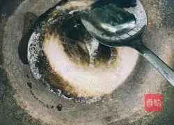 Illustration of braised rice with mushrooms and sausage 4