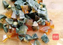 Illustration of how to make dried shrimp and preserved egg casserole porridge 5