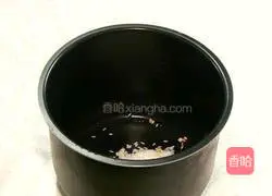 Illustration of how to make lily and barley porridge 3