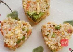 Illustration of how to make colorful rice balls with love 7