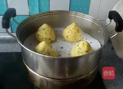Illustration of how to make a coarse steamed bun with fine grains 9
