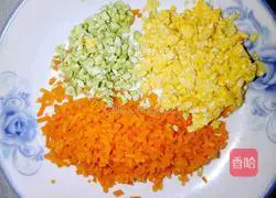 Illustration of how to make small rice balls with seafood and mixed vegetables to make children fall in love with eating 3