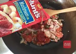 Illustration of how to make cherry tomatoes and bacon pasta 11