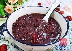 Illustration of how to make black rice and red date porridge 8