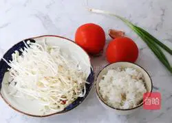 Illustration of how to make tomato and enoki mushroom risotto 1