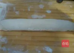 Illustration of how to make pumpkin two-color flower rolls 8