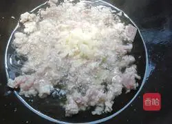 Illustration of how to make fried rice with fried sauce 4
