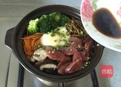 Illustration of how to make sausage clay pot rice 8