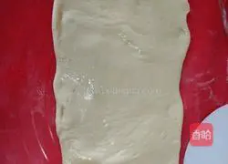 Illustration of how to make onion-flavored flower rolls 3