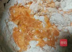 Illustration of how to make carrot flower rolls 2