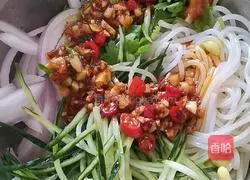 Cold and Spicy Rice Noodles Illustration 9