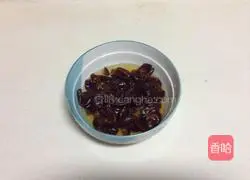 Illustration of how to make milky red date steamed buns 1