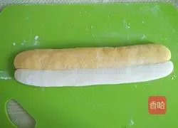 Illustration of how to make two-color shell flower rolls 8