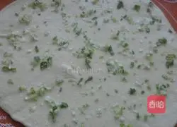 Illustration of how to make scallion rolls 8