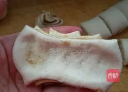 Illustration of how to make sesame rolls 5