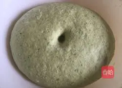 Illustration of how to make green rose rolls 4