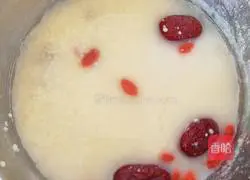 Illustration of how to make stomach-nourishing millet porridge 7