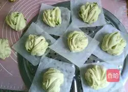 Illustration of home-style scallion rolls 10