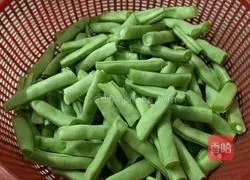 Illustration of how to make braised bean noodles 5