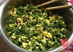 Illustration of how to make leek and egg boxes 6