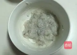 Illustration of how to make shrimp burger 4