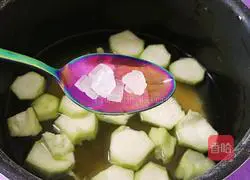 Illustration of how to make loofah and millet porridge 4 