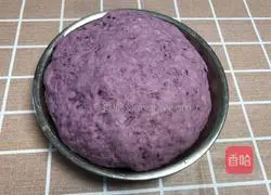 Illustration of how to make purple sweet potato cake 4