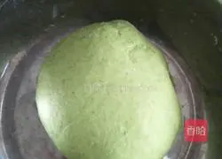 Spinach Noodles and Chives Box Recipe Illustration 3