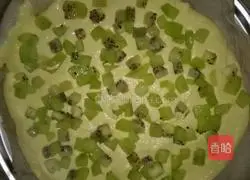 Illustration of how to make raisin cornmeal cake 8