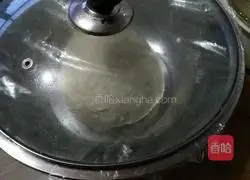 Illustration of how to make chives and ham rolls 3