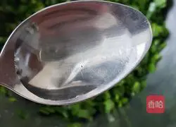 Illustration of how to make leek and egg vegetable box 7