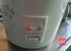 Illustration of how to make sausage braised rice 5