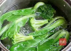 Illustration of how to make sausage claypot rice 8