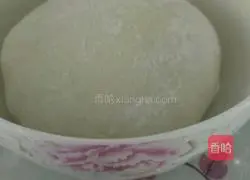  Illustration of how to make sesame and scallion oil flower rolls 1