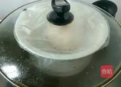 Illustration of how to make scallion rolls 4