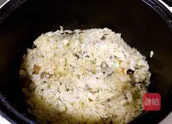 Mushroom Claypot Rice Recipe Illustration 3