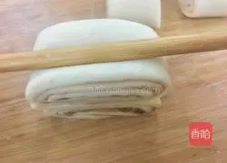Illustration of how to make bean paste rolls 18