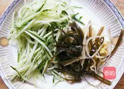 Illustration of how to make Sichuan cold noodles 3