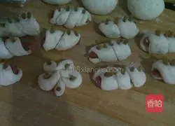 How to make Cantonese sausage rolls 5