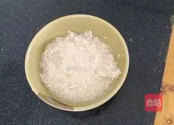 Illustration of how to make celery and lean meat porridge 1