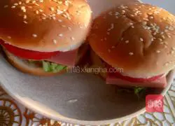Illustration of how to make breakfast burgers 6