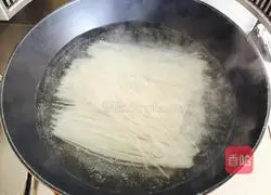 Illustration of how to make fried rice noodles 5