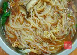 Illustration of Li's Homemade Spicy Rice Noodles 18